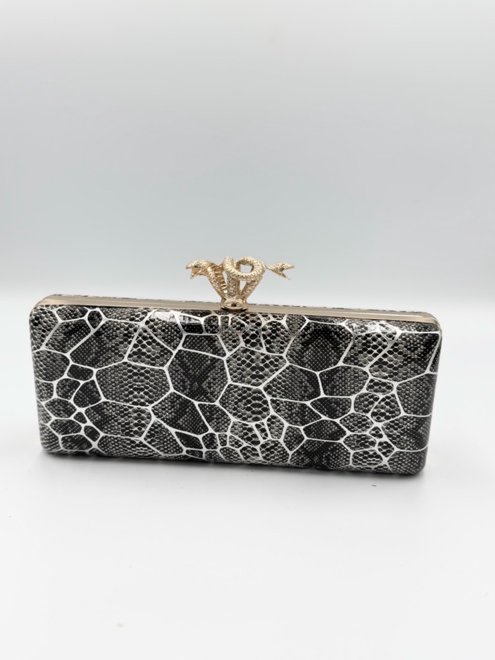 Elegant Metallic Snake-Pattern Clutch with Gold Snake Closure - Picture 4 of 8
